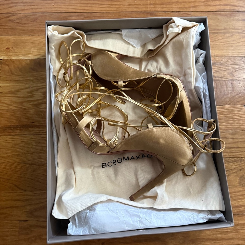 BCBGMaxAzria Black and Gunmetal Heels